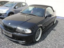 Schwarz Gebraucht 2001 BMW 320 Cabriolet Cabrio | 8.950 € (Fairer Preis)