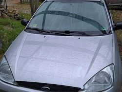 Grau Gebraucht 1999 Ford Focus Kleinwagen | 1.799 € (Fairer Preis)