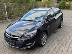Schwarz Gebraucht 2015 Opel Astra Exklusiv Kombi | 6.499 € (Guter Preis)
