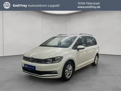 Weiß Gebraucht 2023 VW Touran Comfortline Van / Kleinbus | 25.490 € (Guter Preis)