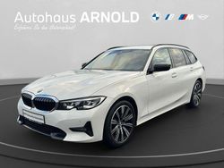 Alpinweiß uni Gebraucht 2022 BMW 320 Sport Line Kombi | 28.910 € (Fairer Preis)