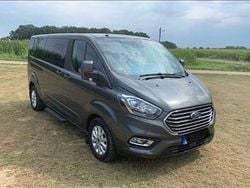 Grau Gebraucht 2018 Ford Tourneo Style Van / Kleinbus | 25.800 € (Fairer Preis)