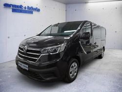 Noir midnight Gebraucht 2024 Renault Trafic Life Van | 33.890 € (Teuer)
