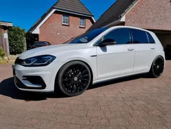 Weiß Gebraucht 2019 VW Golf VII R Limousine | 30.950 €