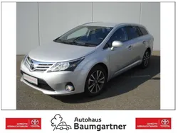 Hell silber metallic Gebraucht 2013 Toyota Avensis Edition Kombi | 8.900 € (Fairer Preis)