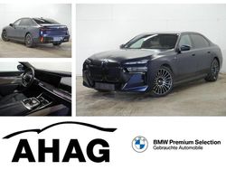 Grau Gebraucht 2024 BMW 750e M Sport Limousine | 99.740 € (Fairer Preis)