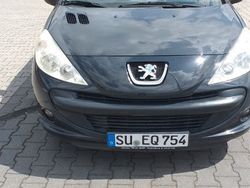 Grau Gebraucht 2011 Peugeot 206 Limousine | 3.200 € (Teuer)