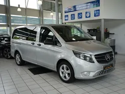 Brillantsilber metallic Gebraucht 2023 Mercedes Vito Edition Van / Kleinbus | 29.500 € (Teuer)