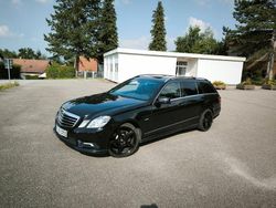 Schwarz Gebraucht 2010 Mercedes E250 Avantgarde Limousine | 10.700 € (Teuer)