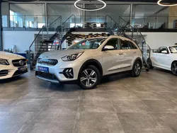 Silky silver (metallic) Gebraucht 2021 Kia Niro Vision SUV | 17.999 € (Superpreis)