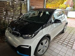 Schwarz Gebraucht 2025 BMW i3 Comfort Edition Kleinwagen | 21.800 €