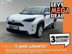 Schneeweiß Gebraucht 2024 Toyota Yaris Hybrid Comfort | 22.890 € (Superpreis)