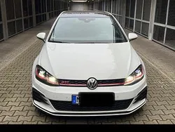 Weiß Gebraucht 2019 VW Golf GTI Coupé | 23.400 €