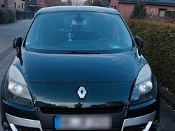 Grün Gebraucht 2010 Renault Scénic III Dynamique Limousine | 3.400 € (Fairer Preis)