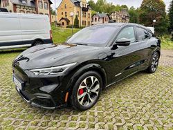 Iridiumschwarz metallic Gebraucht 2022 Ford Mustang Mach-E Premium SUV | 40.999 € (Fairer Preis)