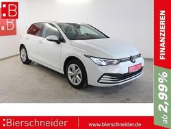 Weiss Gebraucht 2024 VW Golf VIII Life Limousine | 25.290 € (Guter Preis)