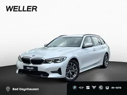 Mineralweiß (weiß) Gebraucht 2021 BMW 330 Comfort Edition Kombi | 29.950 € (Fairer Preis)