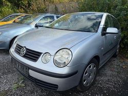 Silber Gebraucht 2002 VW Polo Basis Limousine | 790 € (Guter Preis)