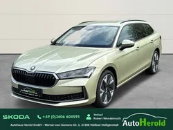 Ice tea gelb metallic Neu 2024 Skoda Superb Selection Kombi | 49.750 € (Teuer)