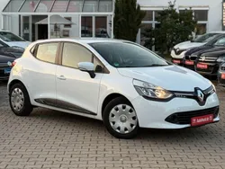 Weiß Gebraucht 2015 Renault Clio IV Dynamique Limousine | 7.700 € (Fairer Preis)