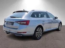 Business grau metallic met. Gebraucht 2021 Skoda Superb LAURIN & KLEMENT Kombi | 24.930 € (Fairer Preis)