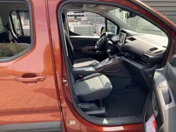 Braun Gebraucht 2021 Peugeot Rifter Allure Van / Kleinbus | 20.500 € (Etwas zu teuer)