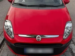 Rot Gebraucht 2011 Fiat Punto Kleinwagen | 2.750 €