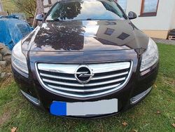 Braun Gebraucht 2011 Opel Insignia Design Edition Kombi | 2.950 € (Superpreis)