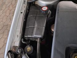 Silber Gebraucht 2003 Ford Mondeo Kombi | 2.000 €