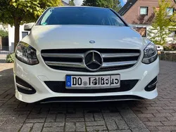 Weiß Gebraucht 2016 Mercedes B180 Van / Kleinbus | 12.200 € (Fairer Preis)