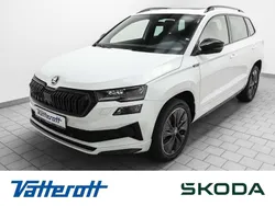 Moonweiss metallic Gebraucht 2025 Skoda Karoq SportLine SUV | 45.980 €