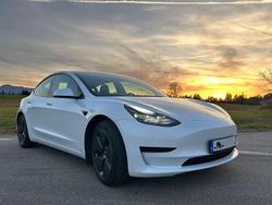 Weiß Gebraucht 2022 Tesla Model 3 RWD Limousine | 24.500 € (Guter Preis)
