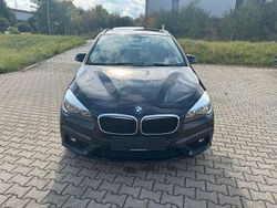 Schwarz Gebraucht 2015 BMW 218 Basis Kombi | 11.200 € (Fairer Preis)