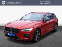 Rot Gebraucht 2024 Volvo V60 Plus Kombi | 39.950 € (Fairer Preis)