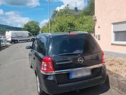 Schwarz Gebraucht 2008 Opel Zafira Van / Kleinbus | 4.600 €