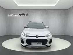 Platinum white pearl met. Gebraucht 2024 Suzuki Across SUV | 44.890 € (Etwas zu teuer)