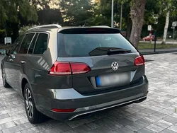 Grau Gebraucht 2018 VW Golf VII Kombi | 12.500 € (Guter Preis)