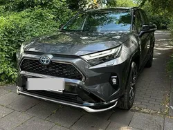 Grau Gebraucht 2022 Toyota RAV4 Hybrid SUV | 39.990 € (Fairer Preis)