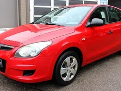 Rot Gebraucht 2010 Hyundai i30 Limousine | 2.700 € (Fairer Preis)