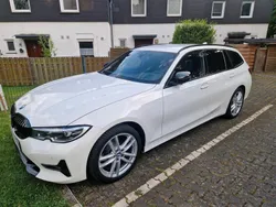 Weiß Gebraucht 2020 BMW 320 Kombi | 21.750 € (Fairer Preis)