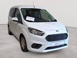 Frostweiß Gebraucht 2021 Ford Tourneo Courier Trend Van / Kleinbus | 14.890 € (Guter Preis)