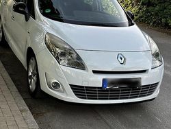 Weiß Gebraucht 2011 Renault Grand Scénic Van / Kleinbus | 4.000 €