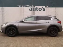 Infiniti Q30