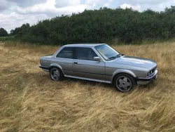 Silber Gebraucht 1987 BMW 325 Limousine | 22.000 €