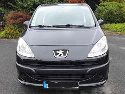 Schwarz Gebraucht 2006 Peugeot 1007 Filou Kleinwagen | 1.950 € (Fairer Preis)