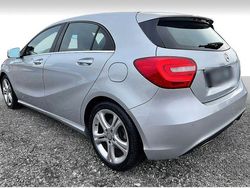 Silber Gebraucht 2015 Mercedes 200 Kleinwagen | 11.999 €