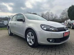 Silver leaf metallic Gebraucht 2011 VW Golf VI Style Kleinwagen | 7.299 € (Fairer Preis)