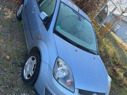 Blau Gebraucht 2006 Ford Fiesta Kleinwagen | 1.000 € (Guter Preis)