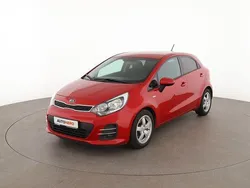 Rot Gebraucht 2015 Kia Rio Limousine | 6.200 € (Guter Preis)