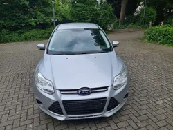 Polarsilber metallic Gebraucht 2011 Ford Focus Trend Kleinwagen | 2.999 € (Guter Preis)